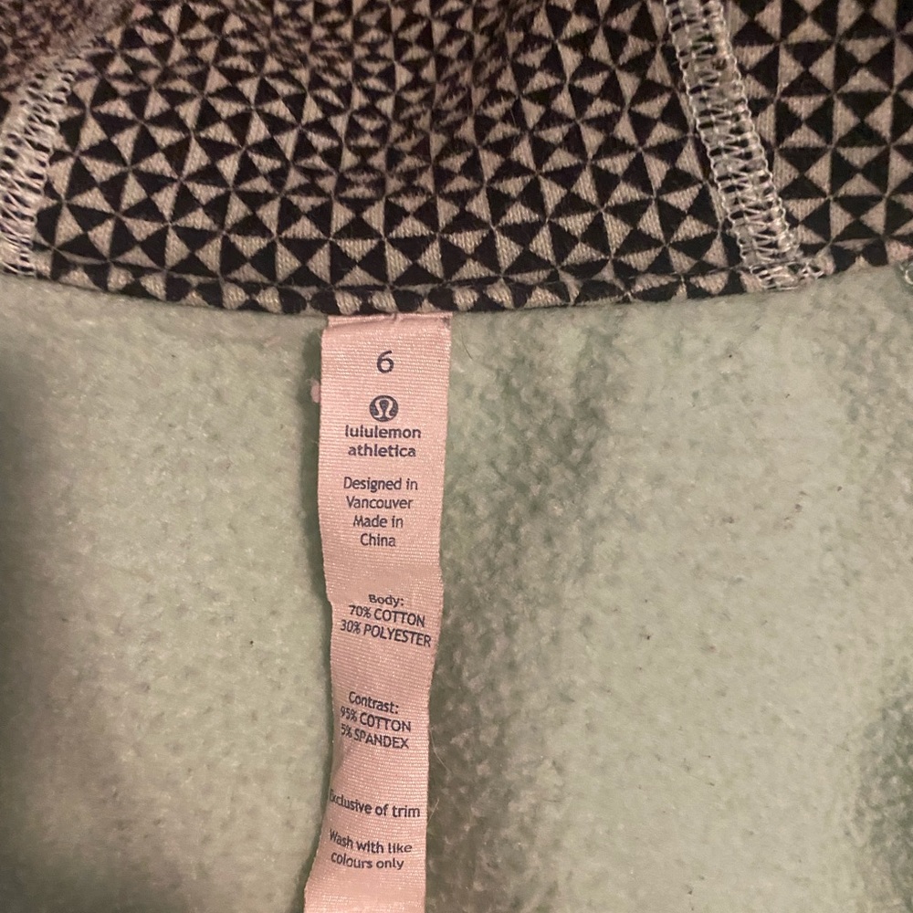Excellent condition!! Lululemon jacket. - Picture 5 of 6